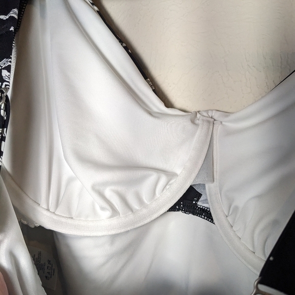 Lands' End twist tankini top - Picture 7 of 9